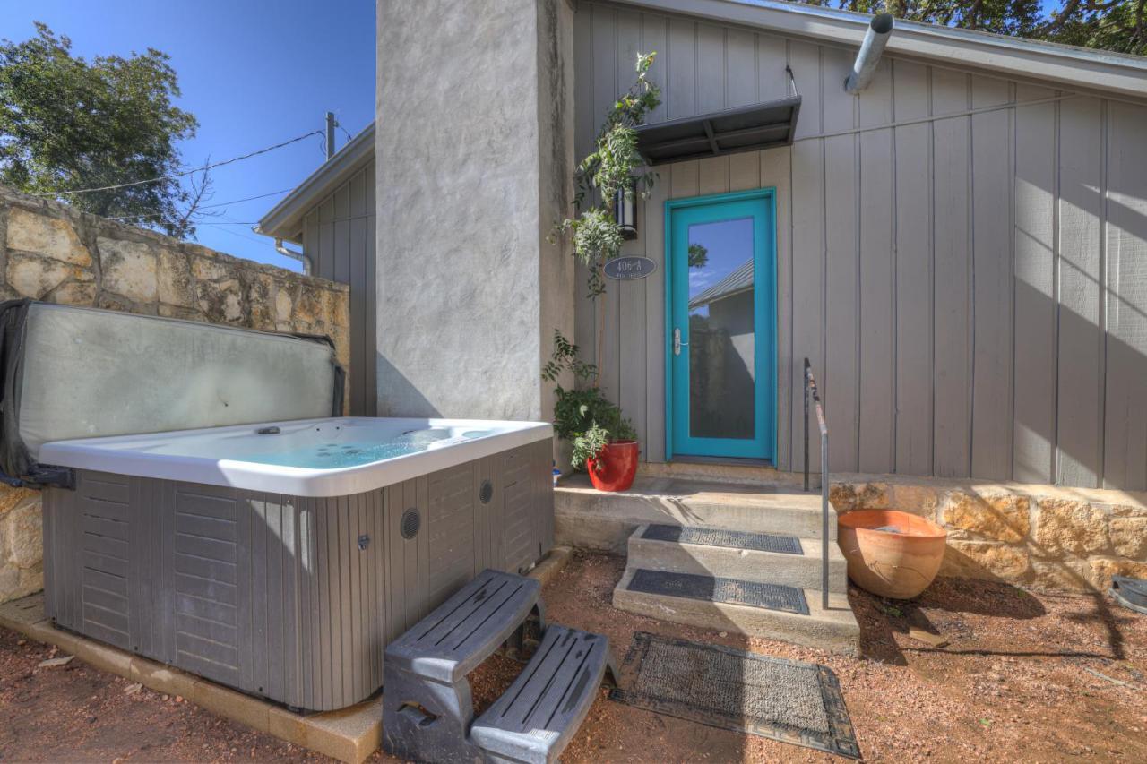 406 Lodge-A: Hot-Tub & 2 Blks To Main St Fredericksburg Eksteriør billede